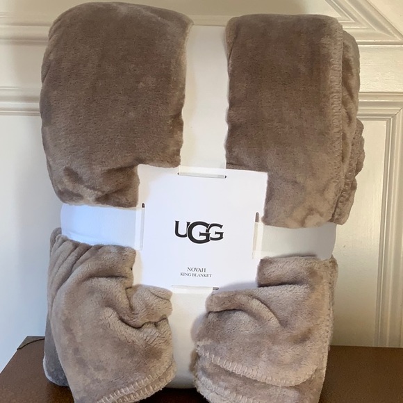 UGG Bedding Ugg Novah King Size Blanket Poshmark
